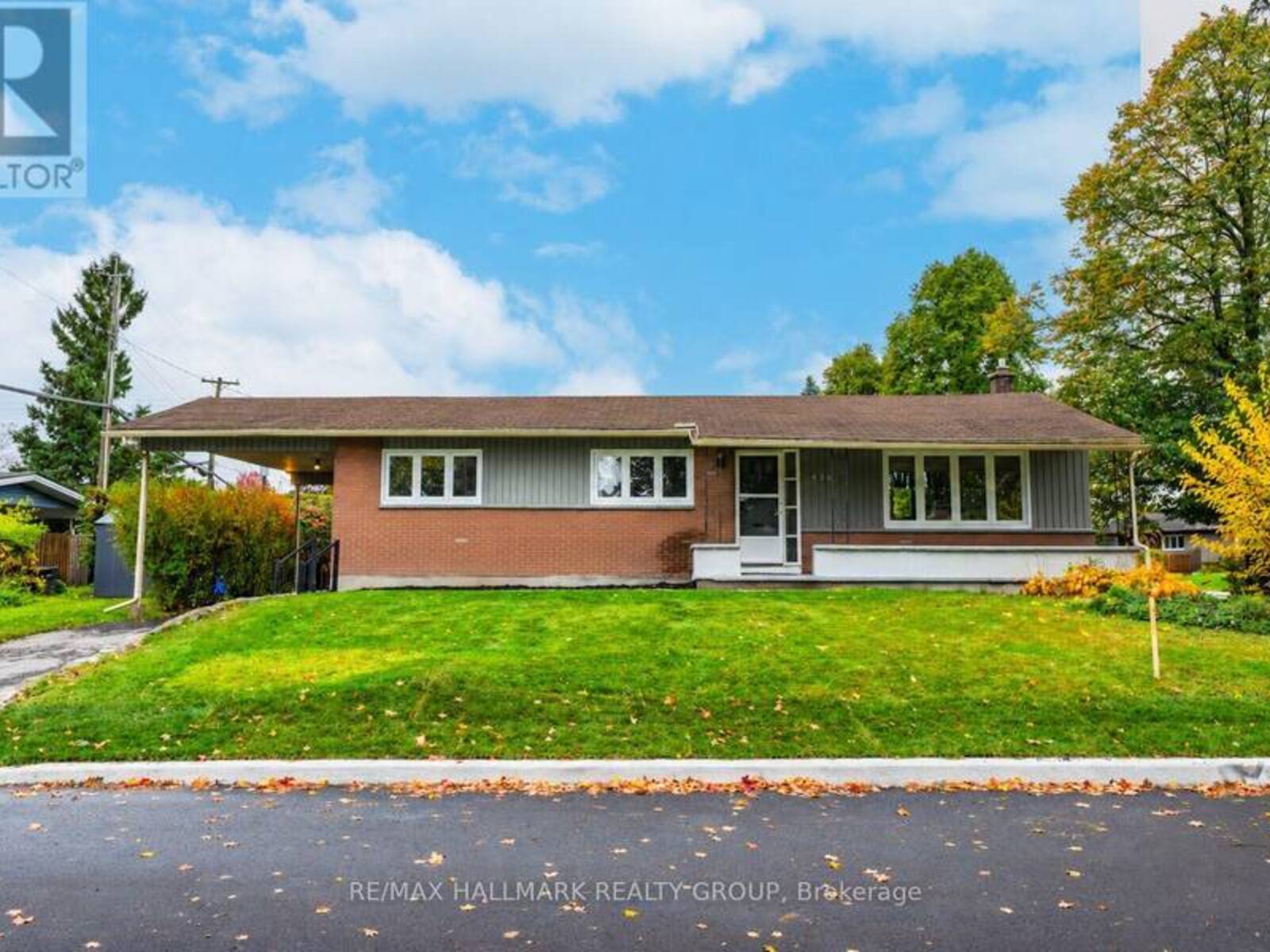 926 ELSETT DRIVE, Ottawa, Ontario K1G 2S9