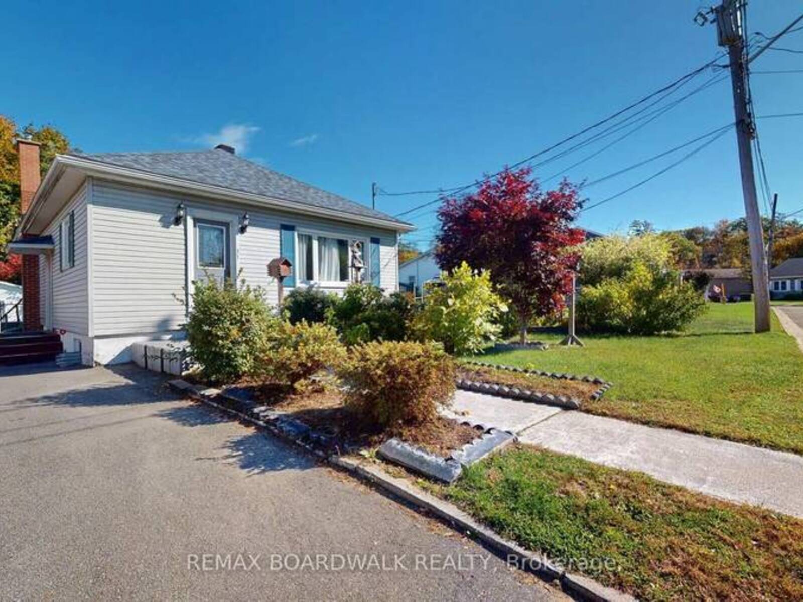 31 WRIGHT CRESCENT, Brockville, Ontario K6V 3W9