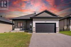 287 WOOD AVENUE | Smiths Falls Ontario | Slide Image Two