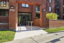 401 - 959 NORTH RIVER ROAD | Ottawa Ontario | Slide Image Three