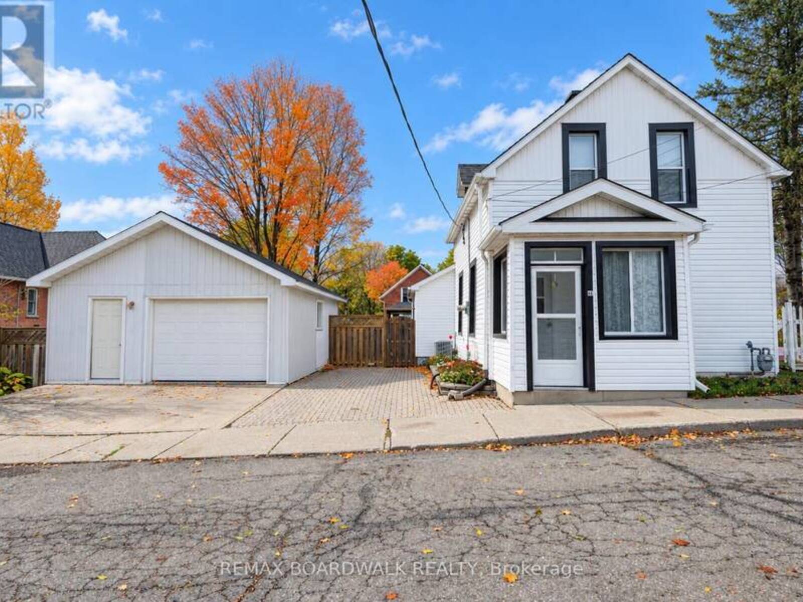 46 CAMERON STREET, Almonte, Ontario K0A 1A0