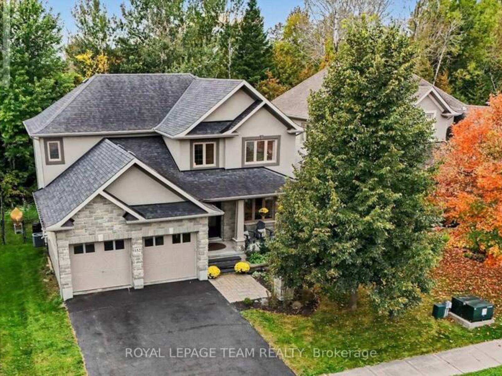 152 WEST RIDGE DRIVE, Ottawa, Ontario K2S 2H3