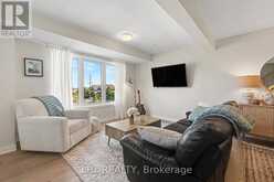 812 KINSTEAD PRIVATE | Ottawa Ontario | Slide Image Ten