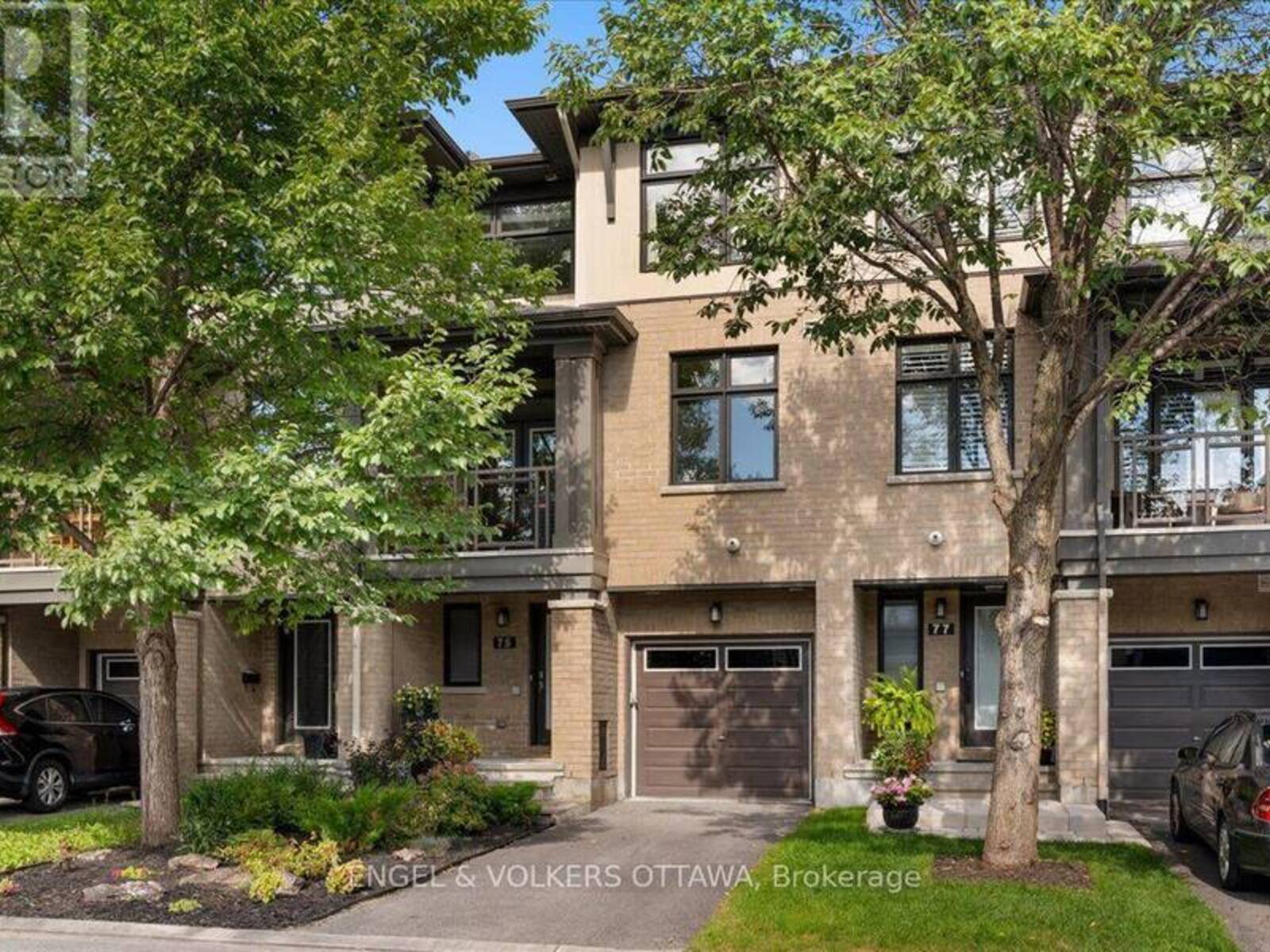75 BLUEHEART BAY, Ottawa, Ontario K2J 5Z5