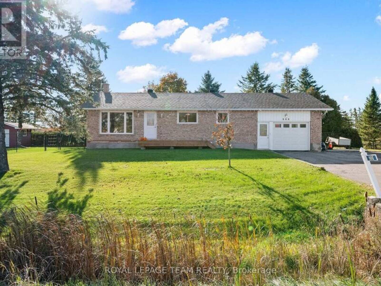 906 RUSSELL ROAD, Clarence-Rockland, Ontario K0A 2A0