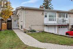 2092 ST LAURENT BOULEVARD | Ottawa Ontario | Slide Image Two