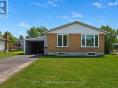 61 HERMAN STREET Petawawa Ontario, K8H 3B2
