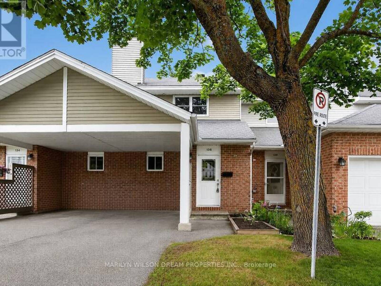136 BENTBROOK CRESCENT, Ottawa, Ontario K2J 3Y3