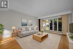 18 SILVER ASPEN CRESCENT | Ottawa Ontario | Slide Image Four