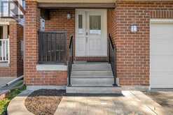 9 FIRESIDE CRESCENT | Ottawa Ontario | Slide Image Four