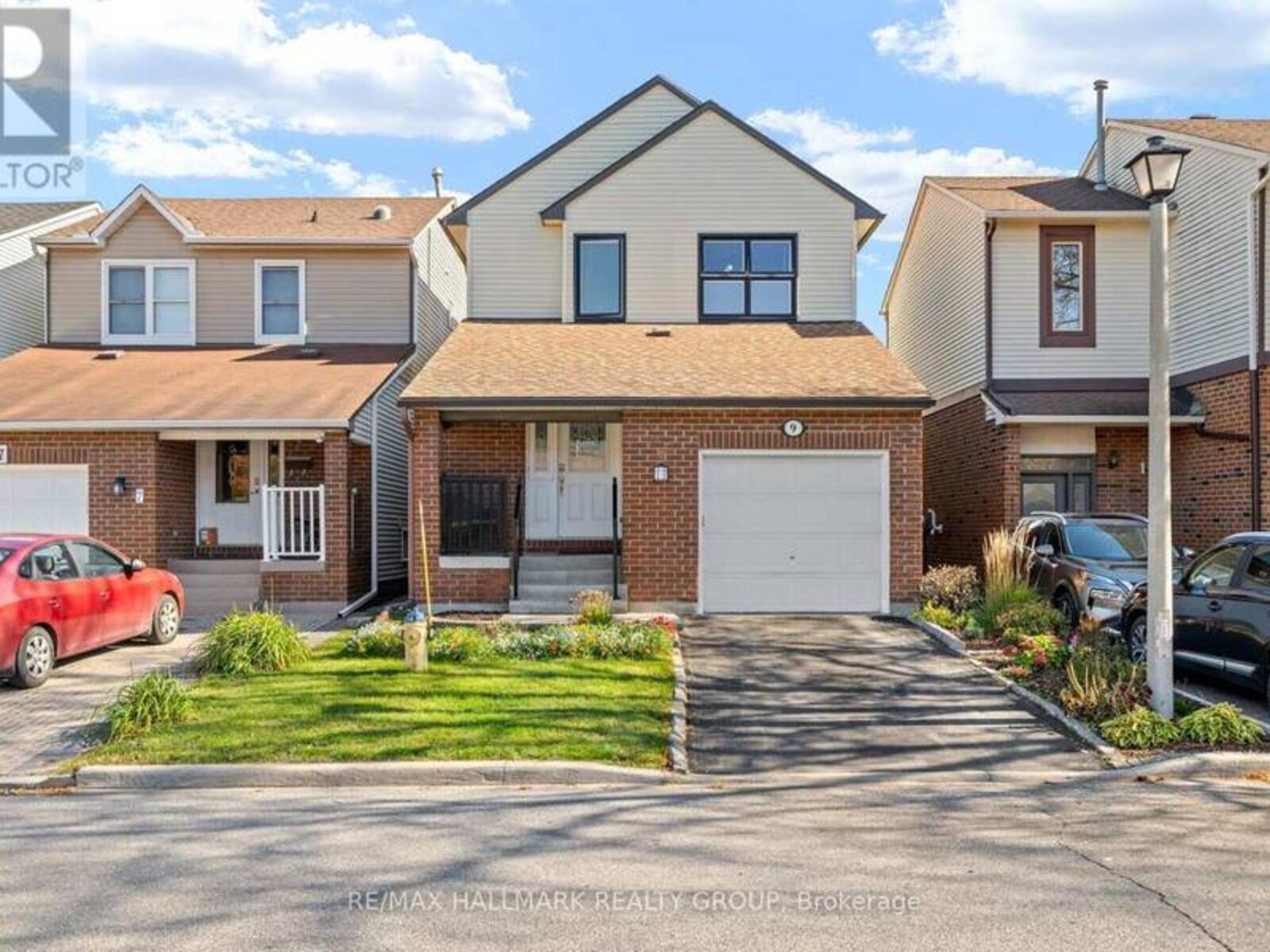 9 FIRESIDE CRESCENT, Ottawa, Ontario K1T 1Z3