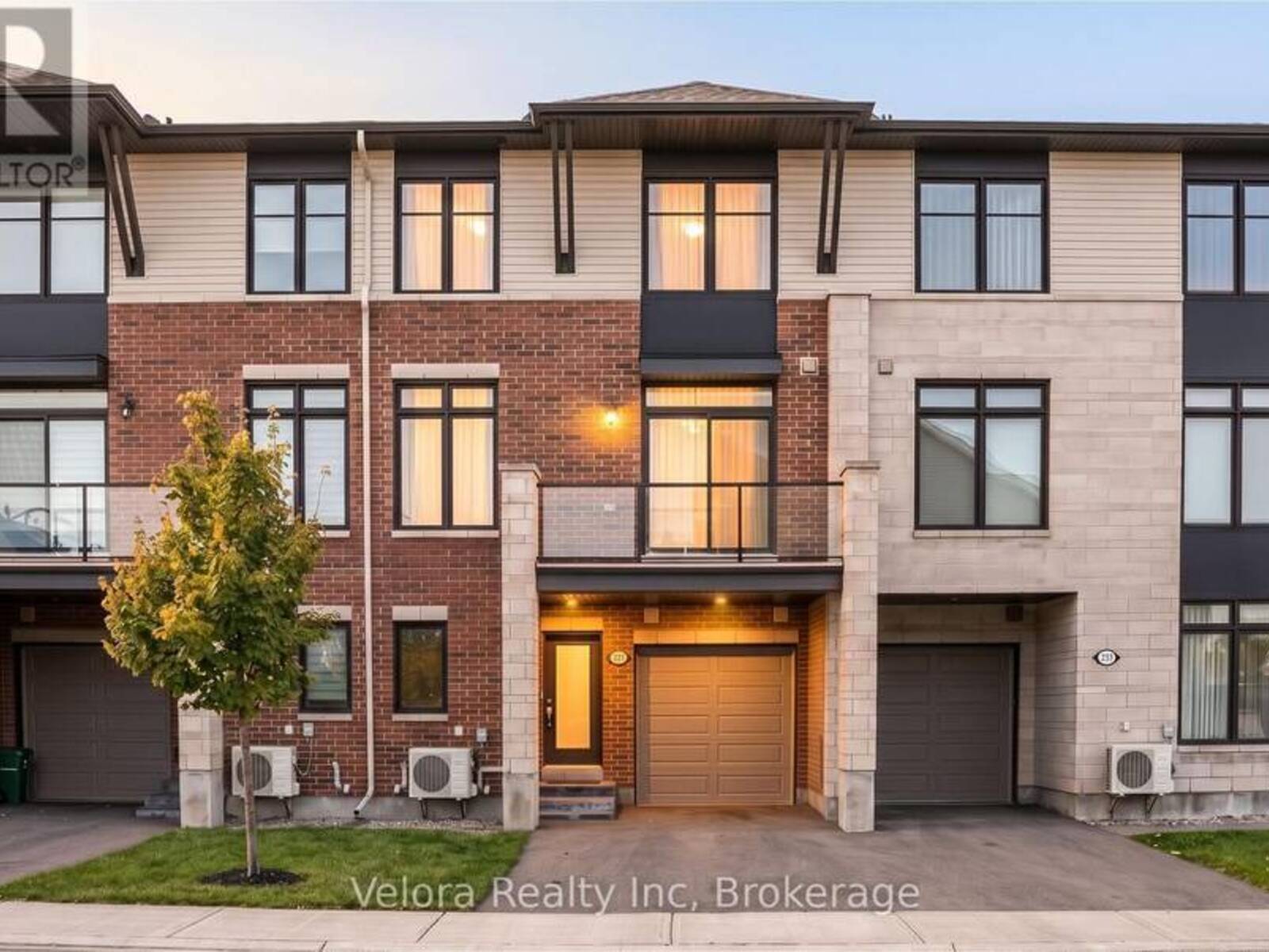 221 PASTEL WAY, Ottawa, Ontario K2J 6C1