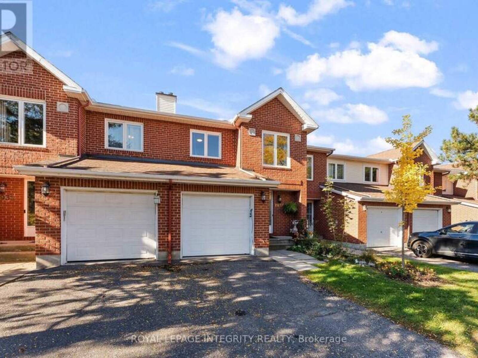 1930 ASHMONT STREET, Ottawa, Ontario K1C 7B9