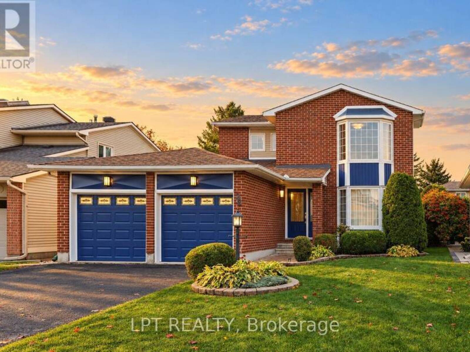 28 MEADOW GLADE GARDENS, Ottawa, Ontario K2G 5J4