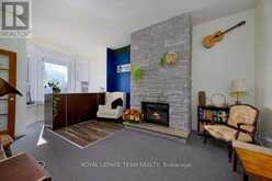 422 DONALD B MUNRO DRIVE | Ottawa Ontario | Slide Image Four