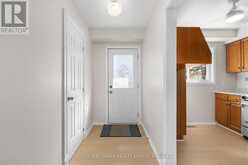 1A FORESTER CRESCENT | Ottawa Ontario | Slide Image Four