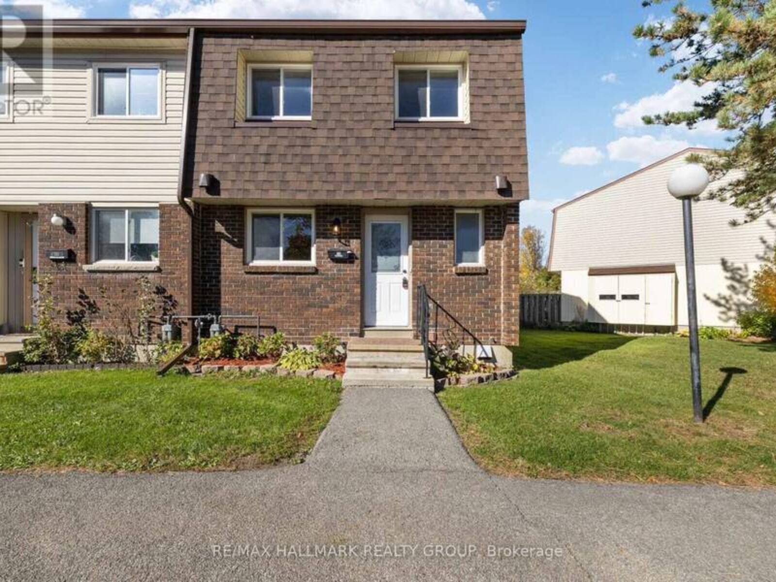 1A FORESTER CRESCENT, Ottawa, Ontario K2H 8Y1