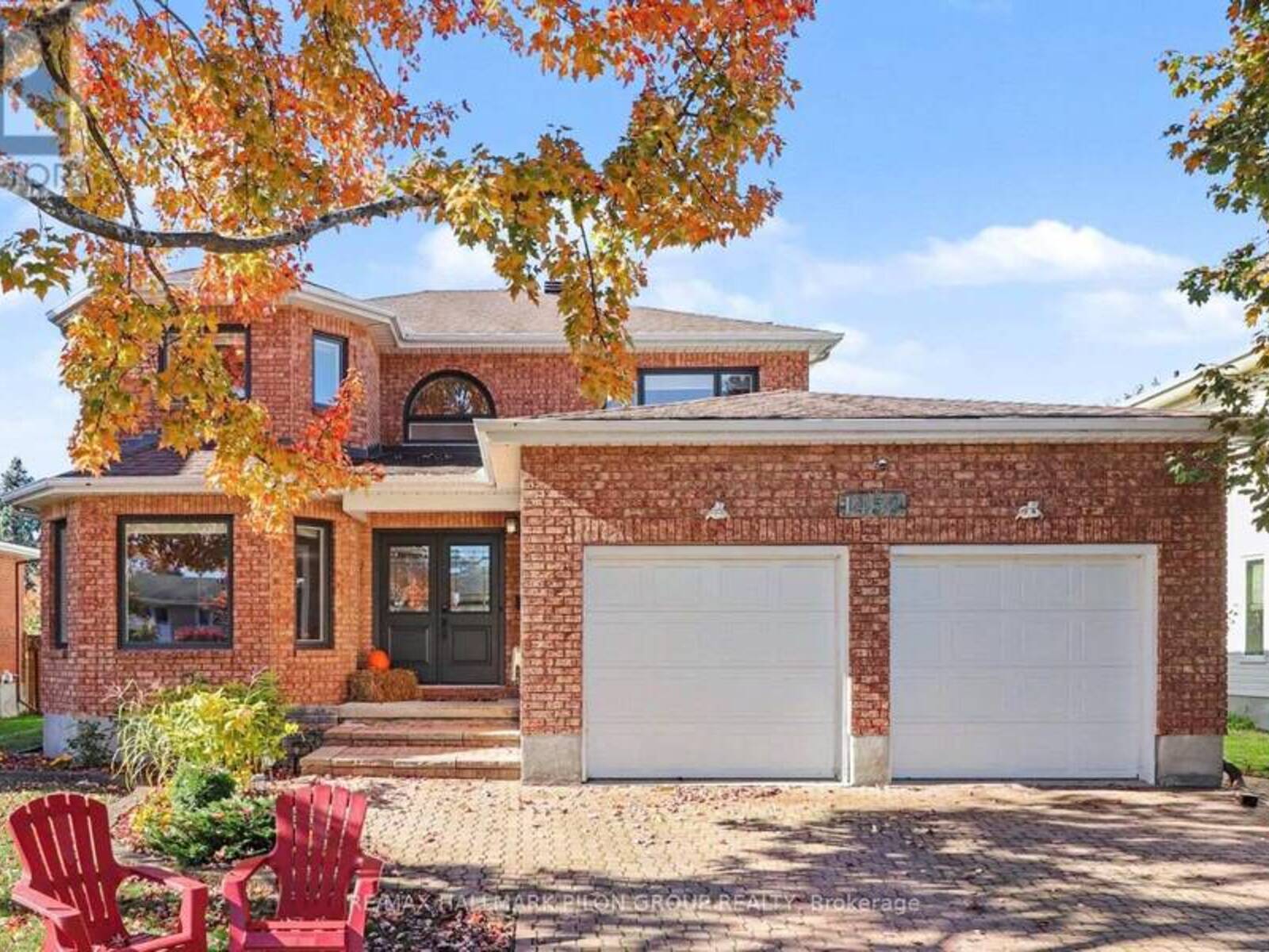 1452 CHARLEBOIS AVENUE, Ottawa, Ontario K1E 3W5