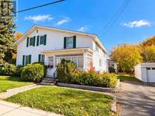 15 STRATHCONA STREET | Smiths Falls Ontario | Slide Image Ten