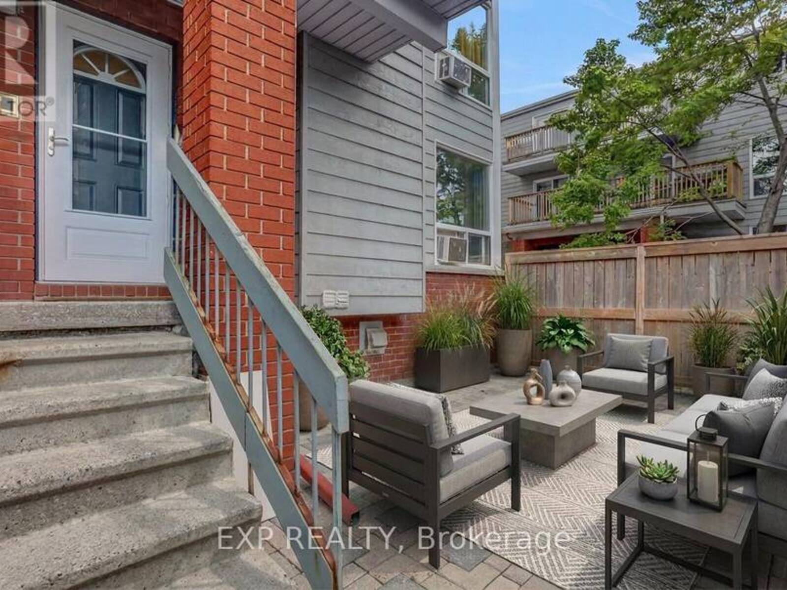 F - 20 HART AVENUE, Ottawa, Ontario K1K 4H8