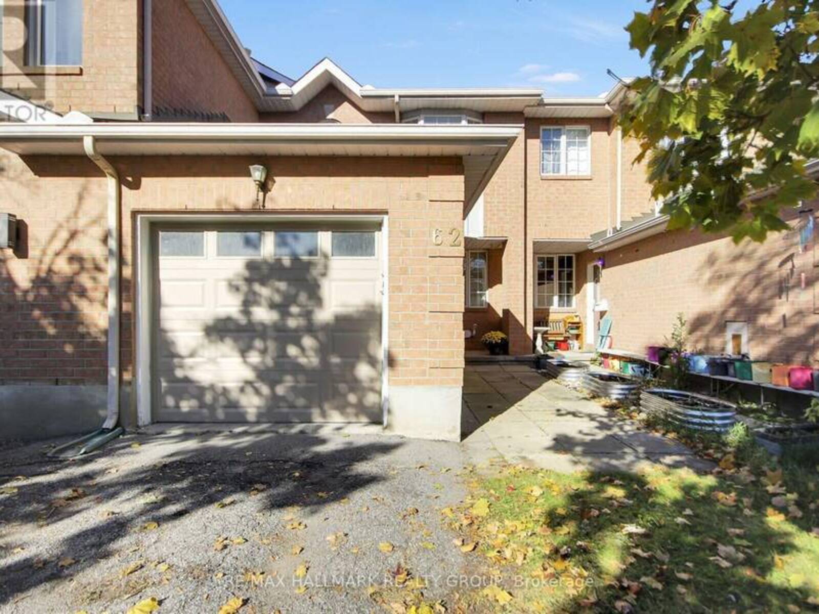 62 SUTCLIFFE TERRACE, Ottawa, Ontario K2J 4R2