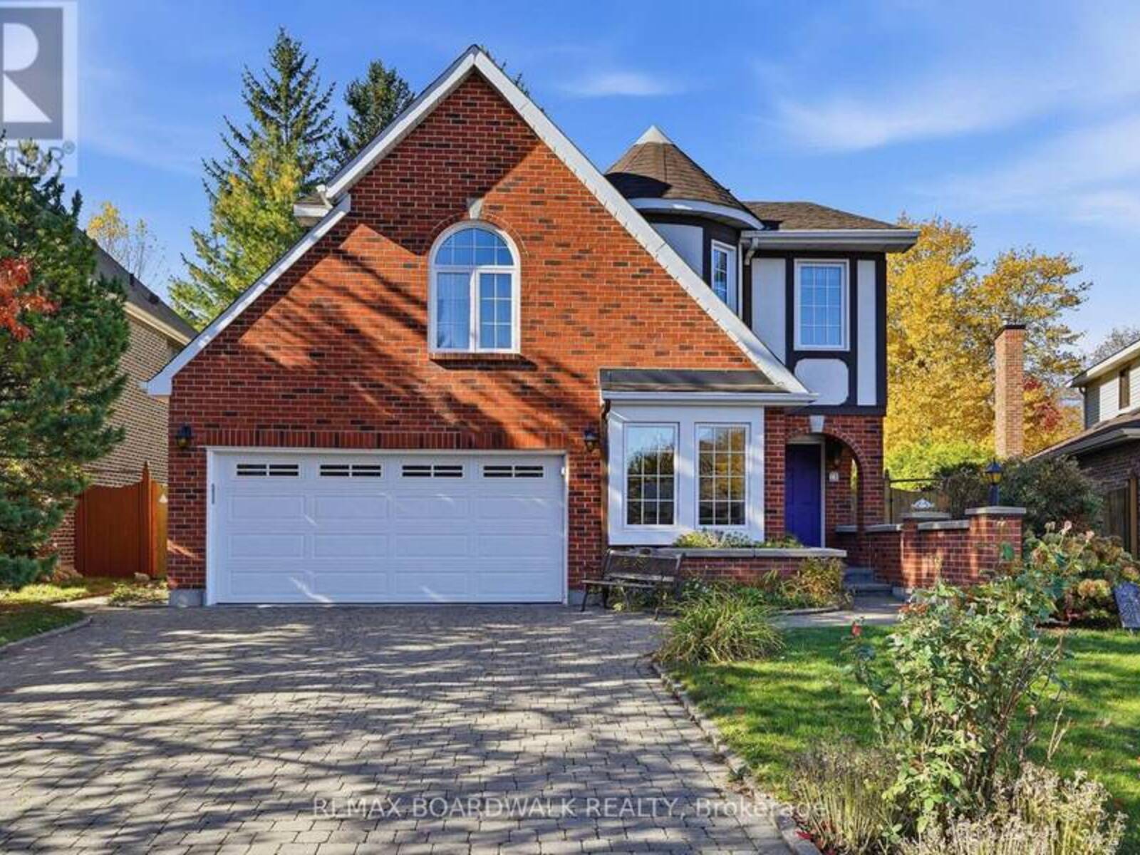 19 CULLEN COURT, Ottawa, Ontario K2G 4Z2