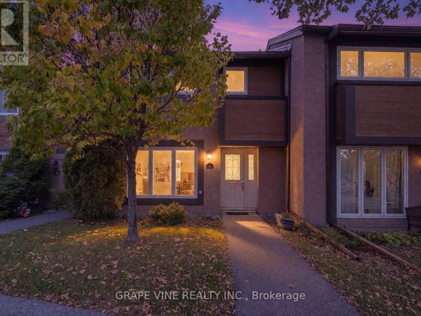 34 - 181 HUNTRIDGE PRIVATE, Ottawa, Ontario K1V 9J3