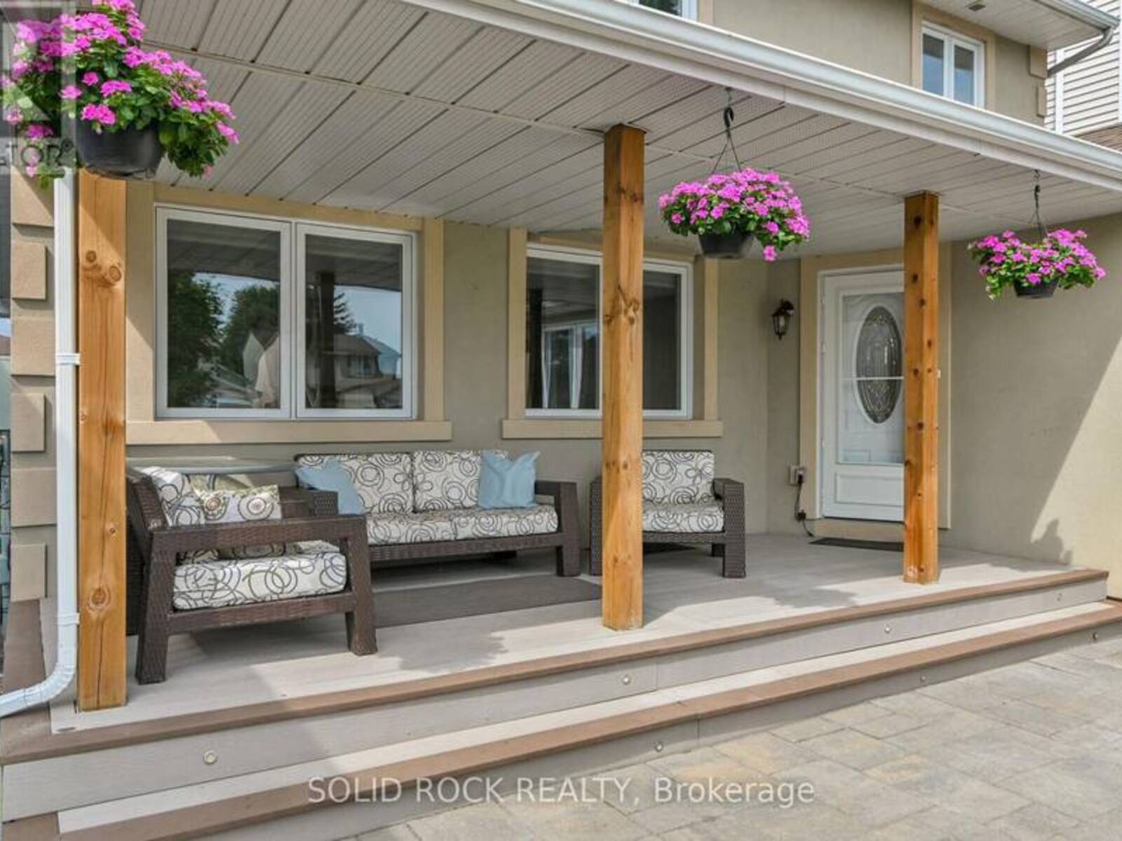 253 COTE-ROYALE CRESCENT, Ottawa, Ontario K1E 3L4