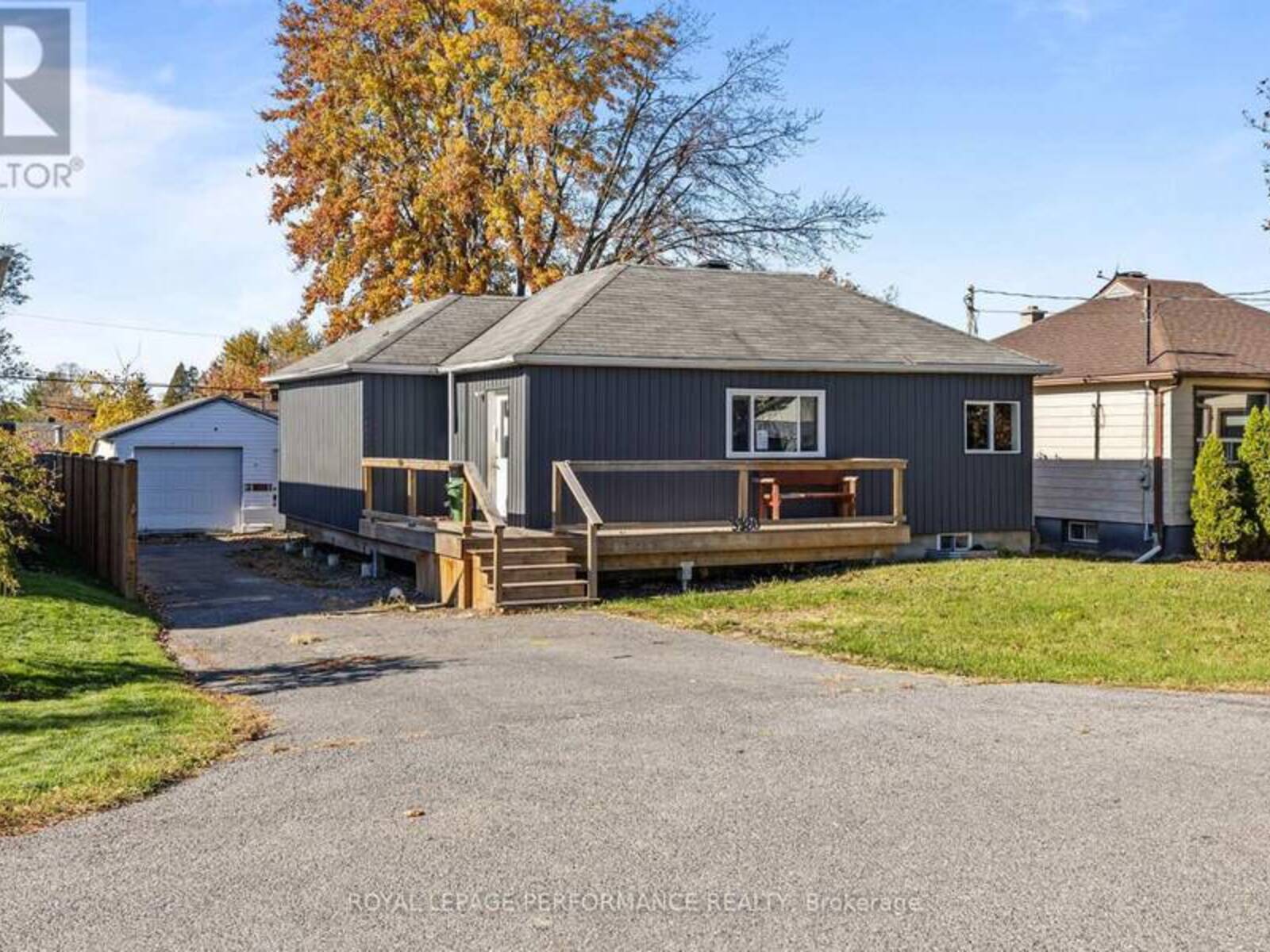 3320 DUVAL AVENUE, Cornwall, Ontario K6K 1C4
