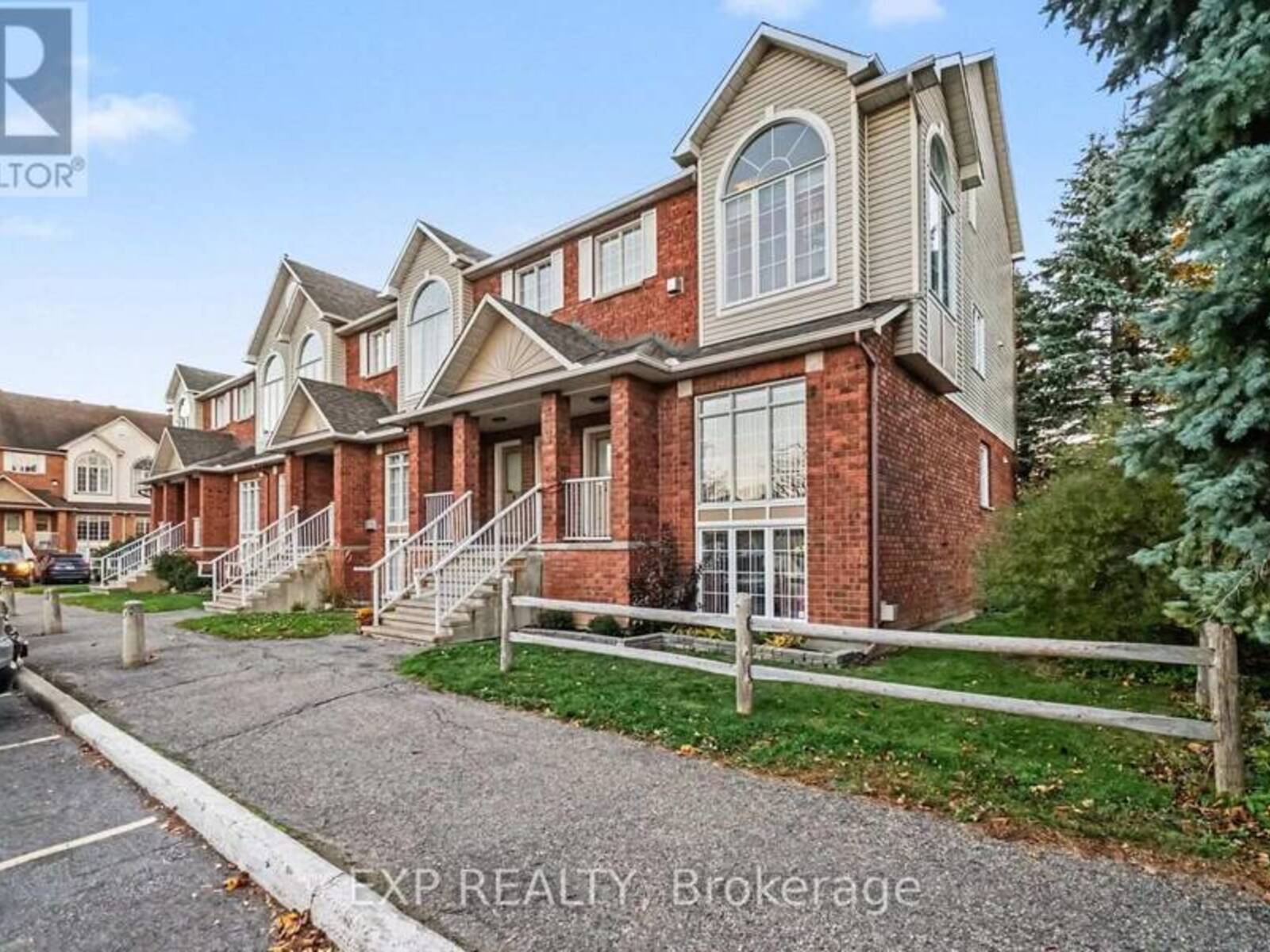 1 - 4 BRISTON PRIVATE, Ottawa, Ontario K1G 5P5