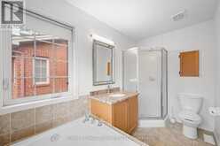 407 MEILLEUR PRIVATE | Ottawa Ontario | Slide Image Sixteen
