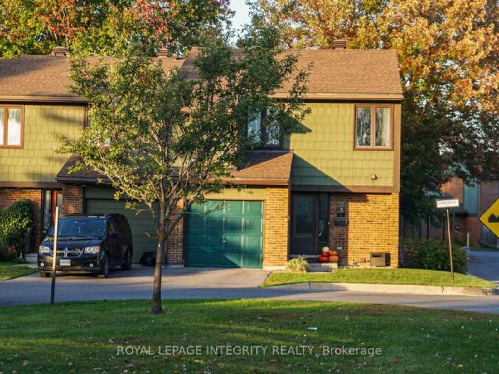 1 GINGRAS COURT, Ottawa, Ontario K2K 1B8