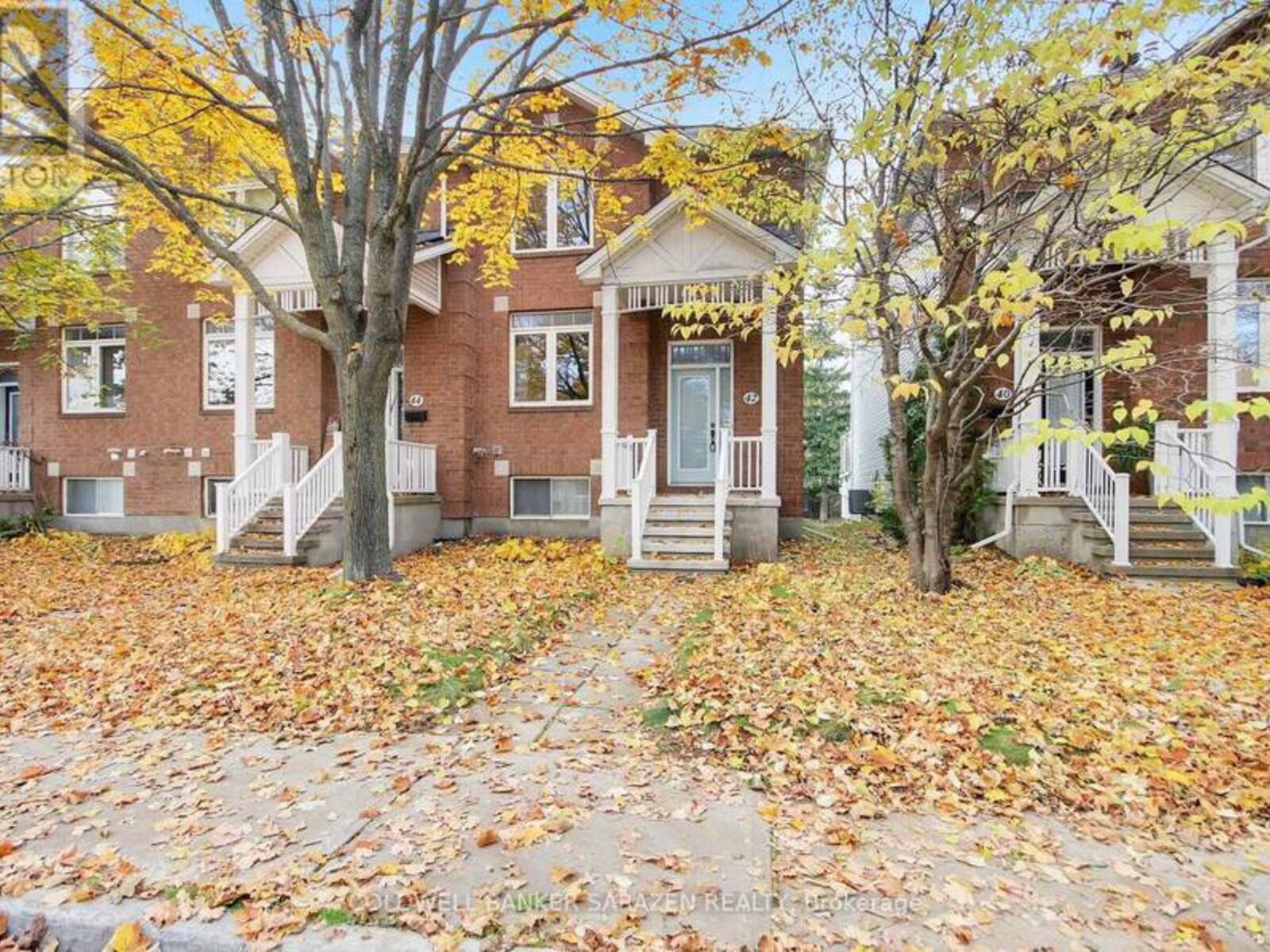 42 COLCHESTER SQUARE, Ottawa, Ontario K2K 2X4