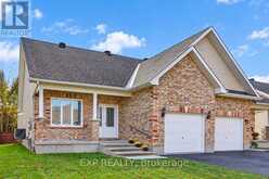 40 GASLIGHT WAY | Russell Ontario | Slide Image Two