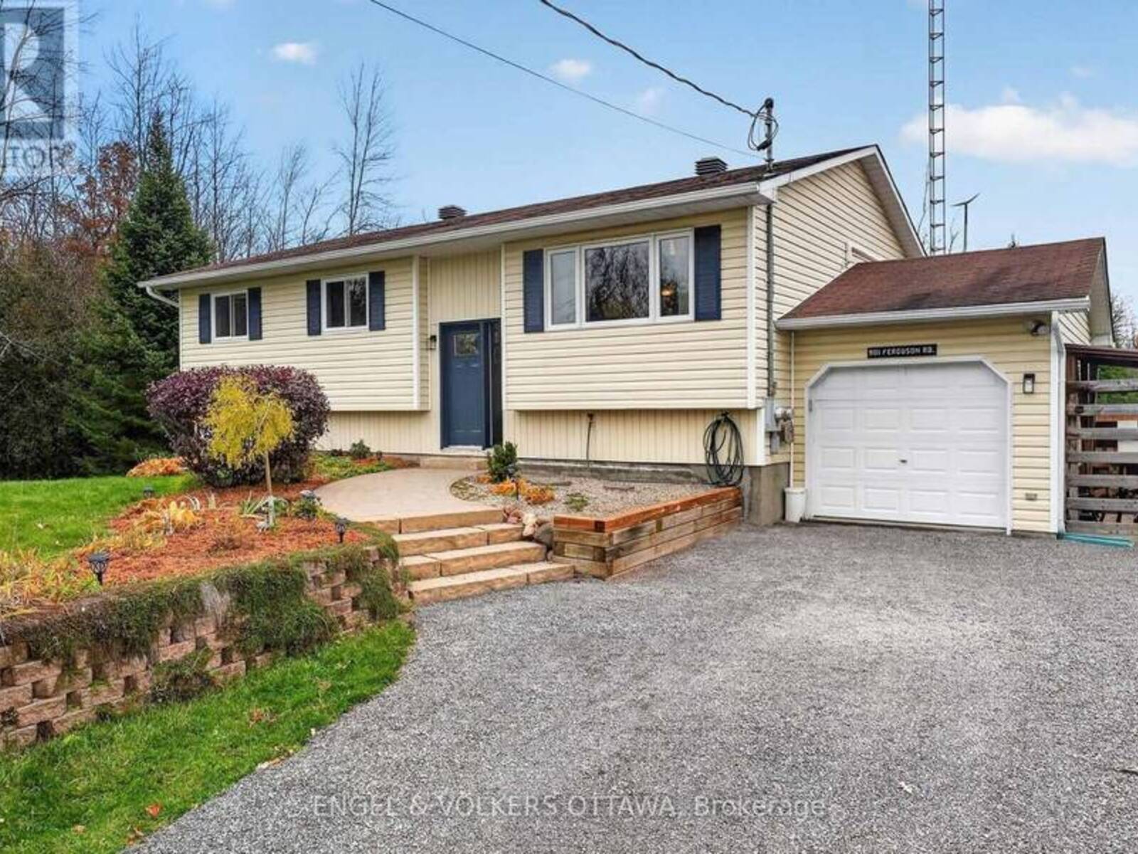 901 FERGUSON ROAD, Ottawa, Ontario K0A 1B0