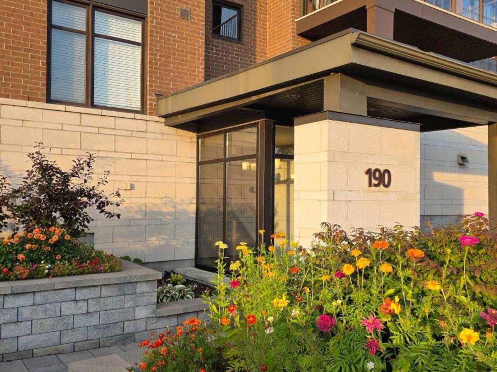 203 - 190 GUELPH PRIVATE, Ottawa, Ontario K2T 0C3