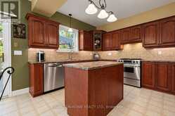 82 UPMINSTER WAY | Ottawa Ontario | Slide Image Sixteen