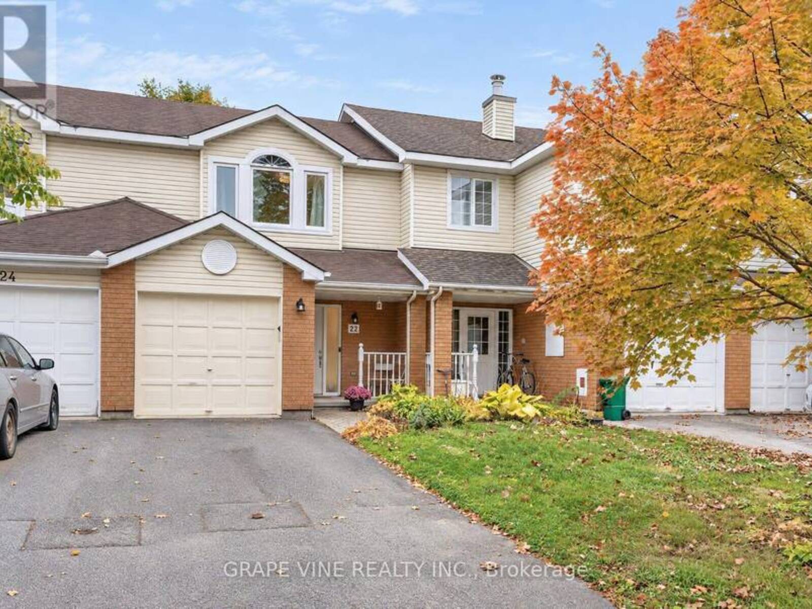 22 HODGSON COURT, Ottawa, Ontario K2K 2T4