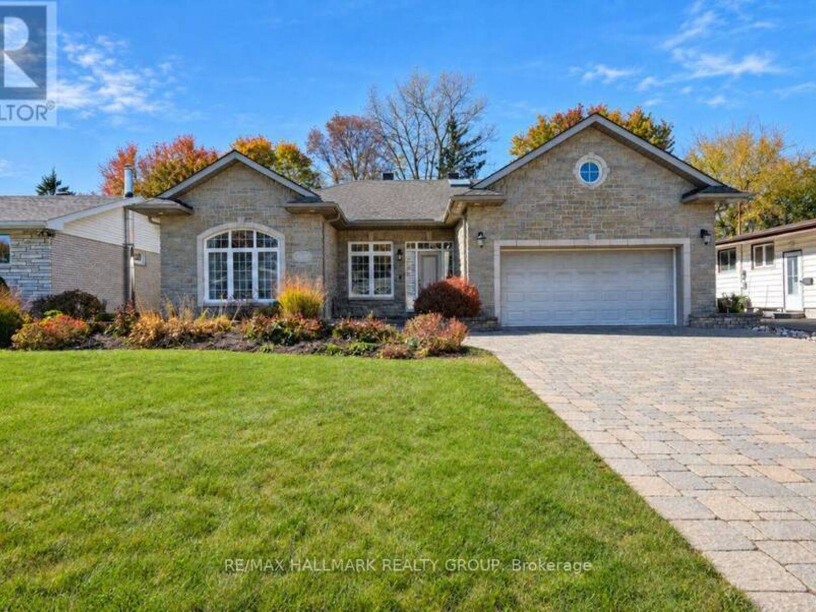 1496 MAXIME STREET, Ottawa, Ontario K1B 3L1
