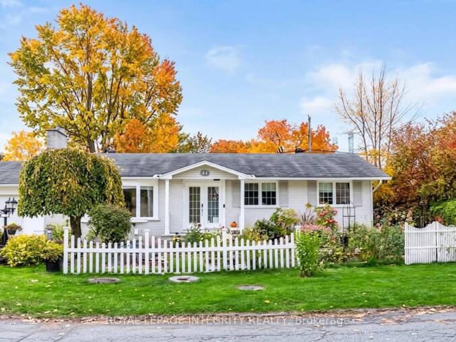 44 MILLFORD AVENUE, Ottawa, Ontario K2G 1C2
