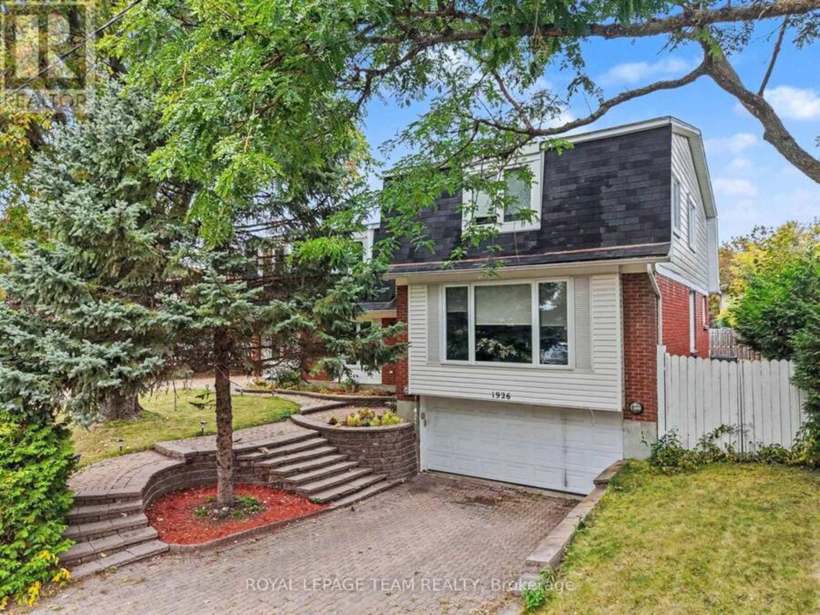 1926 MARQUIS AVENUE, Ottawa, Ontario K1J 8J2