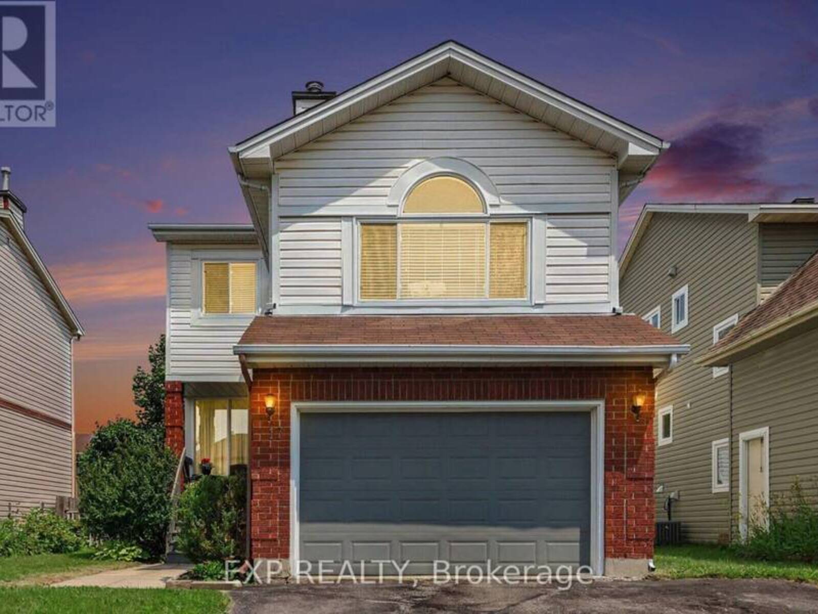 17 HUNTERSFIELD DRIVE, Ottawa, Ontario K1T 3E5