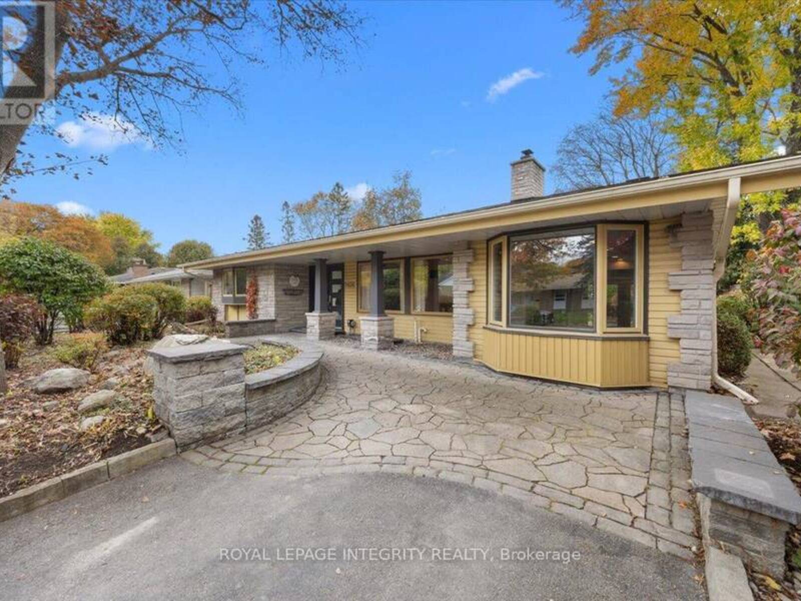 2656 MARBLE CRESCENT, Ottawa, Ontario K1V 8L8