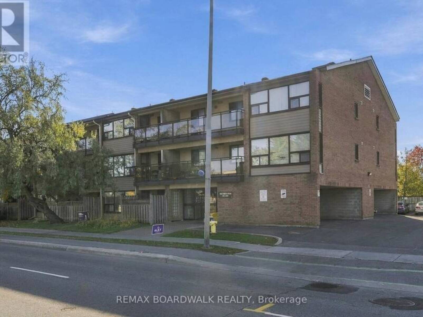 204 - 1490 HERON ROAD, Ottawa, Ontario K1V 6A5