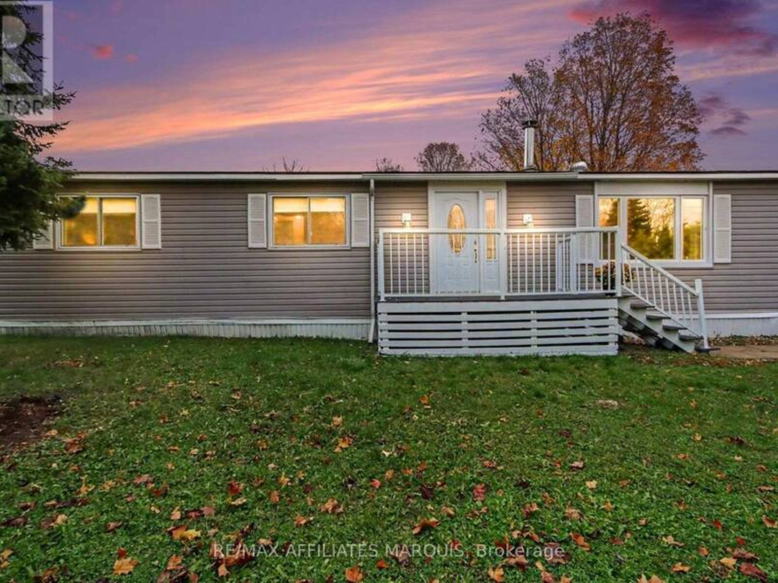 3 OTTERDALE CRESCENT, Smiths Falls, Ontario K7A 0J4