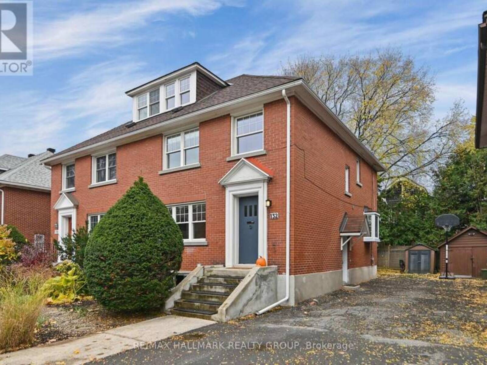 132 RENFREW AVENUE, Ottawa, Ontario K1S 1Z8