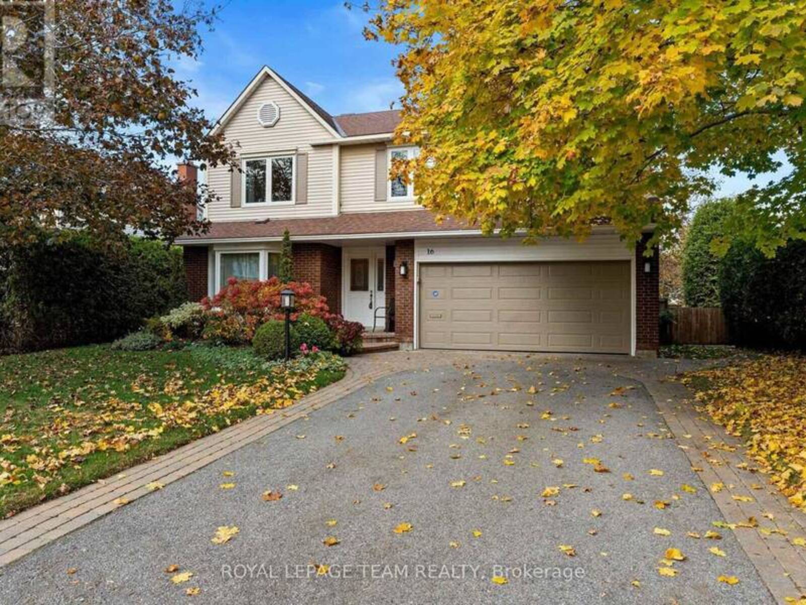 16 PHYLIS STREET, Ottawa, Ontario K2J 1V2