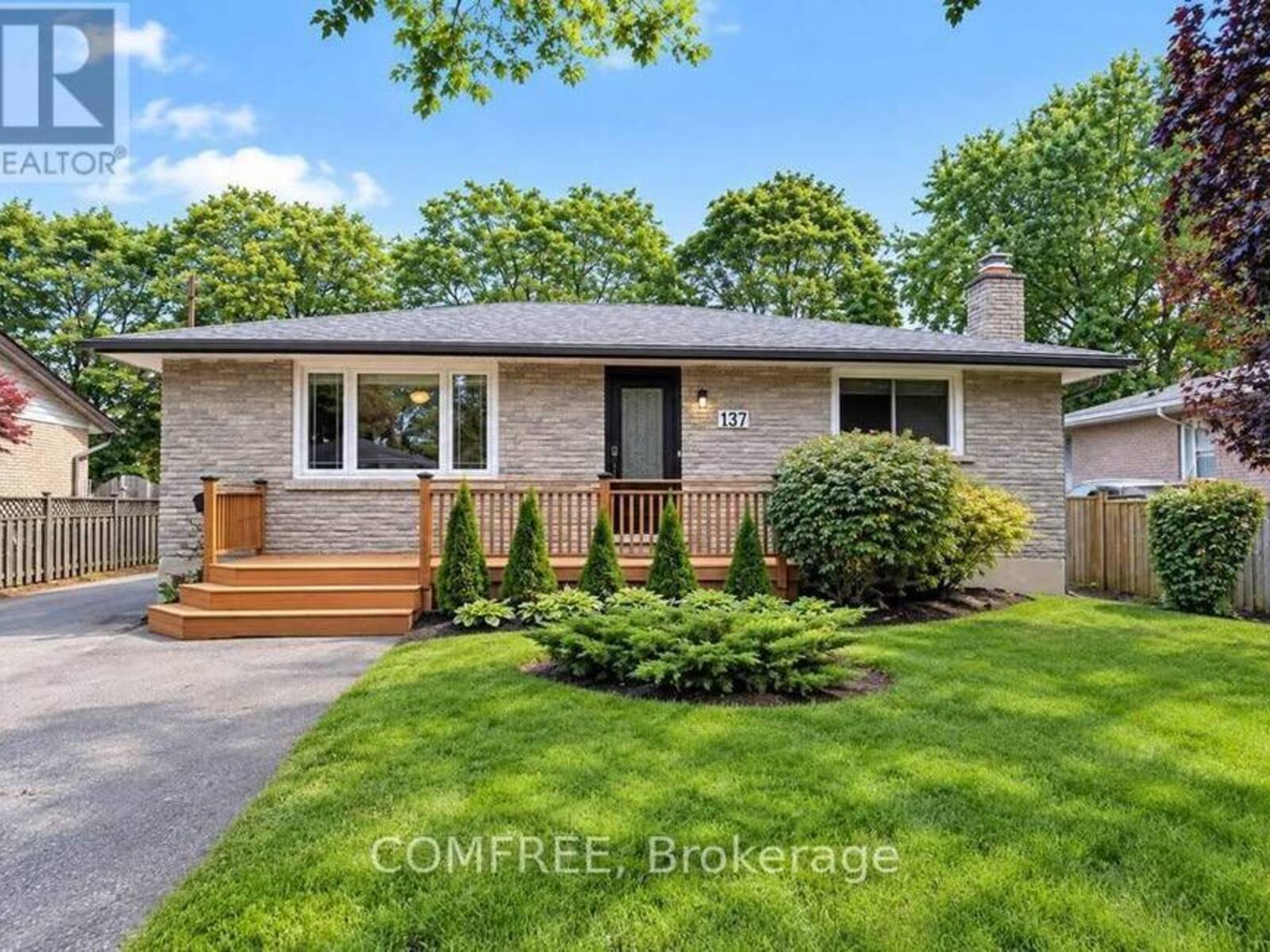137 COUNTRY CLUB DRIVE, Guelph, Ontario N1E 3K8