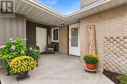 9 LAURENTIDE ROAD | Ottawa Ontario | Slide Image Two