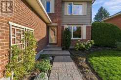 36 DEER MOSS TRAIL | Ottawa Ontario | Slide Image Two